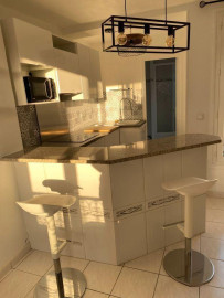 
                                                                                        Location
                                                                                         Beau meublé 2 pièces de 29m² refait à neuf