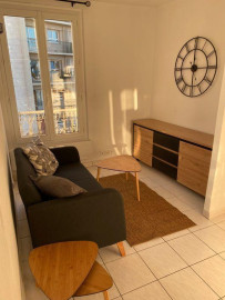 
                                                                                        Location
                                                                                         Beau meublé 2 pièces de 29m² refait à neuf