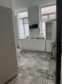 
                                                                                        Location
                                                                                         Beau meublé F2 60m² refait à neuf