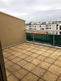 
                                                                                        Location
                                                                                         Beau studio 15m² avec terrasse proche Victoire
