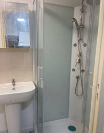 
                                                                                        Location
                                                                                         Beau studio 15m² très bien situé et refait à neuf
