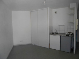 
                                                                                        Location
                                                                                         Beau studio 17m² centre de Nantes