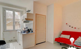 
                                                                                        Location
                                                                                         Beau studio 17m² lumineux Quartier Madeleine