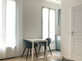 
                                                                                        Location
                                                                                         Beau studio 18m² entièrement rénové et meublé