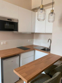 
                                                                                        Location
                                                                                         Beau studio 18m² refait à neuf et meublé