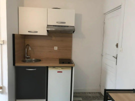 
                                                                                        Location
                                                                                         Beau studio 18m² rénové et meublé rés étudiante