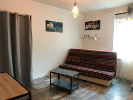 
                                                                                        Location
                                                                                         Beau studio 18m² rénové et meublé rés étudiante