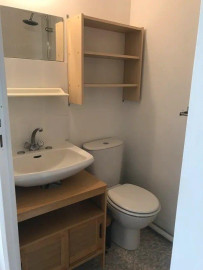 
                                                                                        Location
                                                                                         Beau studio 18m² rénové et meublé rés étudiante