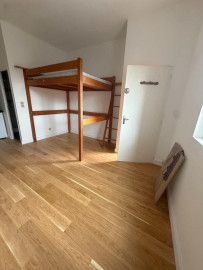 
                                                                                        Location
                                                                                         Beau studio 18m2 ensoleillé entièrement rénové