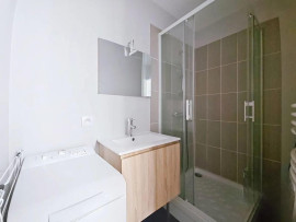 
                                                                                        Location
                                                                                         Beau studio 18m2 refait à neuf