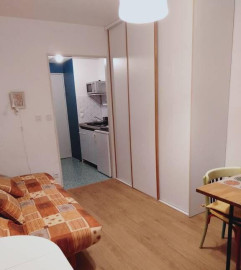 
                                                                                        Location
                                                                                         Beau studio 19 m² meublé et rénové à Nantes