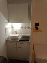 
                                                                                        Location
                                                                                         Beau studio 19m rénové dans résidence étudiante