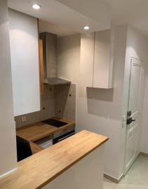 
                                                                                        Location
                                                                                         Beau studio 20m² Paris 15