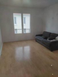 
                                                                                        Location
                                                                                         Beau studio 20m² partiellement meublé