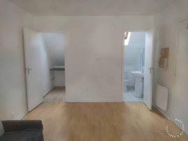 
                                                                                        Location
                                                                                         Beau studio 20m² partiellement meublé