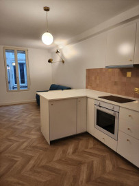 
                                                                                        Location
                                                                                         Beau studio 21 m2 refait à neuf à Aubervilliers