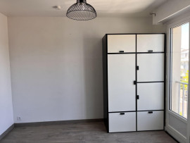 
                                                                                        Location
                                                                                         Beau studio 21m² refait à neuf