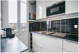 
                                                                                        Location
                                                                                         Beau studio 23m² bail société / rés secondaire