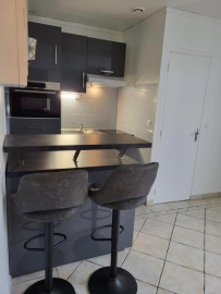 
                                                                                        Location
                                                                                         Beau studio 24m²