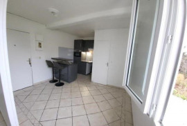 
                                                                                        Location
                                                                                         Beau studio 24m²