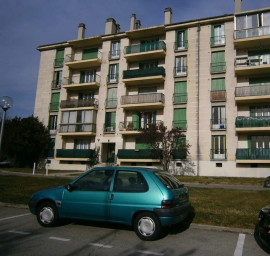 
                                                                                        Location
                                                                                         Beau studio 25 m² non meublé