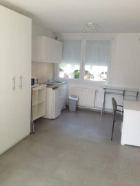 
                                                                                        Location
                                                                                         Beau studio 25m² dans maison calme