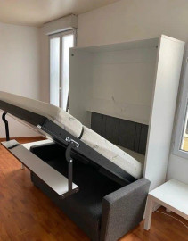 
                                                                                        Location
                                                                                         Beau studio 25m² meublé dans résidence sécurisée