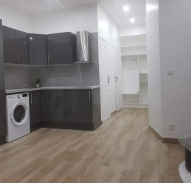 
                                                                                        Location
                                                                                         Beau studio 27m² meublé entièrement refait à neuf
