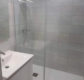 
                                                                                        Location
                                                                                         Beau studio 27m² meublé entièrement refait à neuf