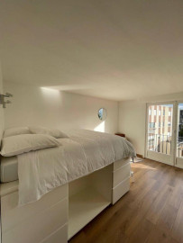 
                                                                                        Location
                                                                                         Beau studio 27m2 meublé refait à neuf