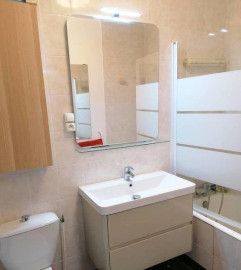 
                                                                                        Location
                                                                                         Beau studio 30m² avec balcon filant