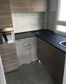 
                                                                                        Location
                                                                                         Beau studio 31m² Sablon, Gare rénové