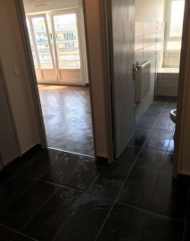 
                                                                                        Location
                                                                                         Beau studio 31m² Sablon, Gare rénové
