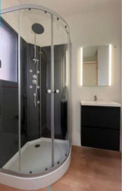 
                                                                                        Location
                                                                                         Beau studio 33m² moderne et confortable, état neuf