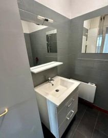 
                                                                                        Location
                                                                                         Beau studio 33m² rénové quartier de Monselet