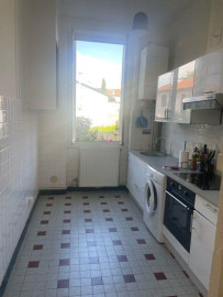 
                                                                                        Location
                                                                                         Beau studio 37m²