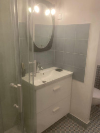 
                                                                                        Location
                                                                                         Beau studio 39M2 Meublé ALIGRE CALME ET LUMINEUX