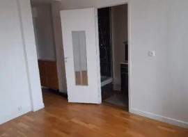 
                                                                                        Location
                                                                                         Beau studio à Clamart