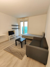 
                                                                                        Location
                                                                                         Beau studio à Plaisir