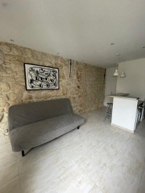 
                                                                                        Location
                                                                                         Beau studio Arts et Métiers