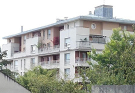 
                                                                                        Location
                                                                                         Beau studio avec espace nuit balcon et parking