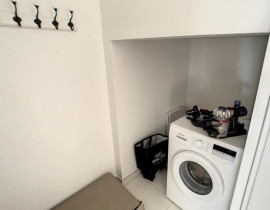 
                                                                                        Location
                                                                                         Beau studio climatisé