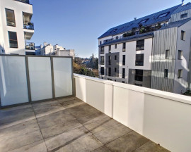 
                                                                                        Location
                                                                                         Beau studio climatisé