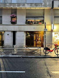 
                                                                                        Location
                                                                                         Beau studio cosy 33m²  refait, et meublé Paris 6