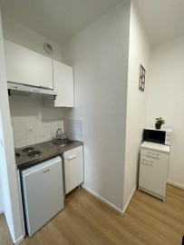 
                                                                                        Location
                                                                                         Beau studio dans résidence sécurisée