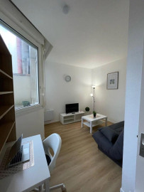 
                                                                                        Location
                                                                                         Beau studio dans résidence sécurisée