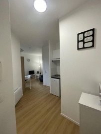 
                                                                                        Location
                                                                                         Beau studio dans résidence sécurisée