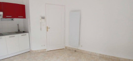 
                                                                                        Location
                                                                                         Beau studio de 21 m² avec jardin et terrasse