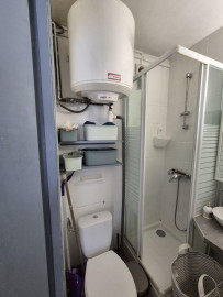 
                                                                                        Location
                                                                                         Beau studio entièrement meublé et rénové 13m²