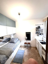 
                                                                                        Location
                                                                                         Beau studio meublé 11m² refait à neuf
